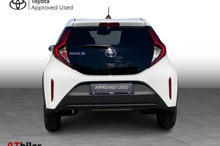 Hvid Toyota Aygo X fra 2023