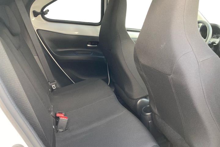 Hvid Toyota Aygo X fra 2023