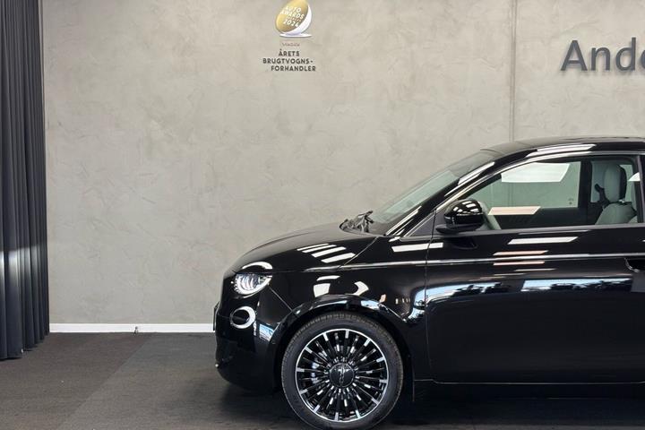 Sort Fiat 500e fra 2023