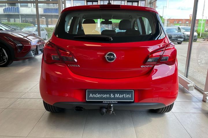 Rød Opel Corsa fra 2015