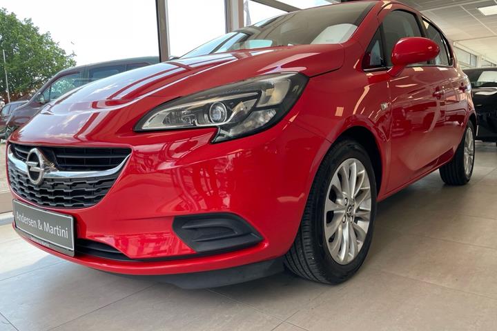 Rød Opel Corsa fra 2015