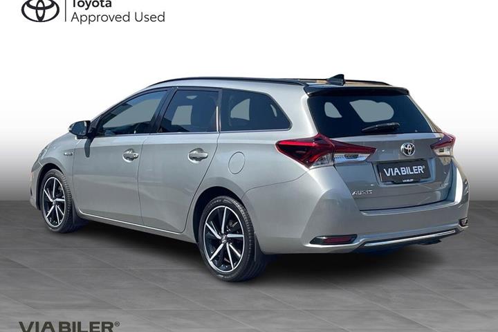Grå Toyota Auris fra 2018