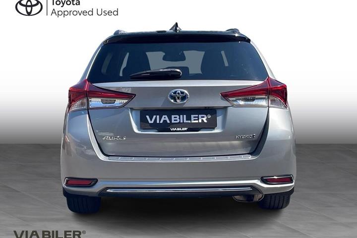Grå Toyota Auris fra 2018