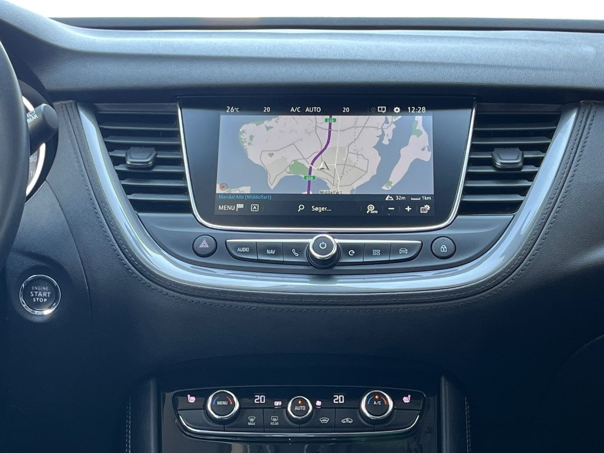 Grå Opel Grandland X fra 2020