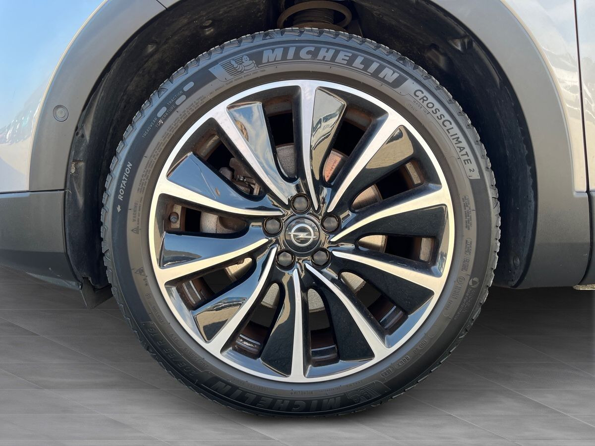Grå Opel Grandland X fra 2020