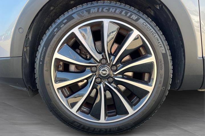 Grå Opel Grandland X fra 2020