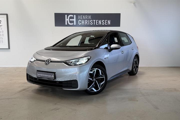 Sølv VW ID.3 fra 2022 set udefra