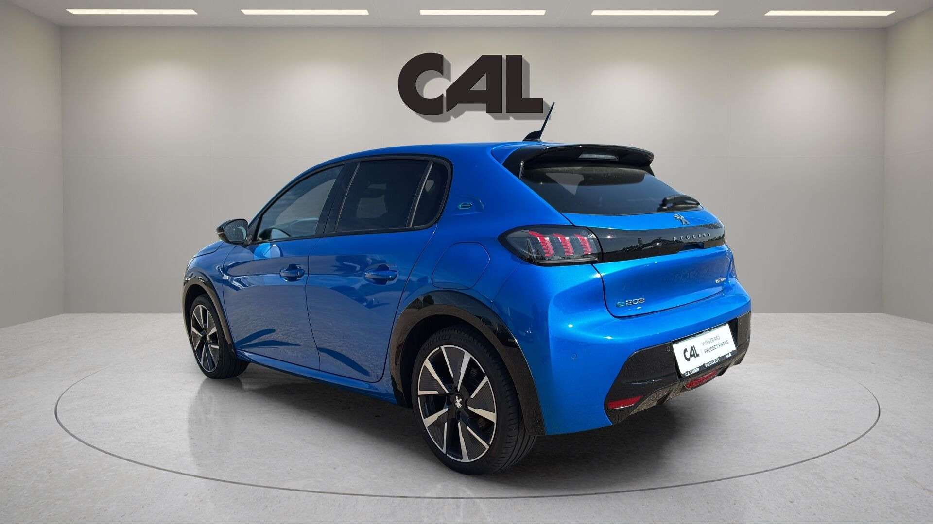 Blå Peugeot e-208 fra 2020