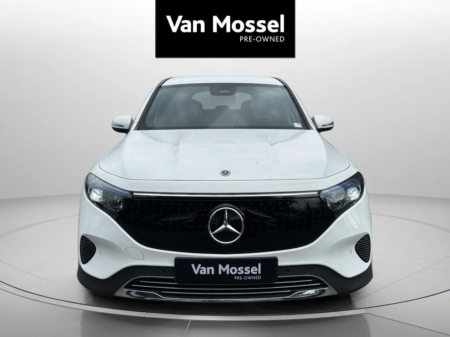 Hvid Mercedes EQB 250+ fra 2025