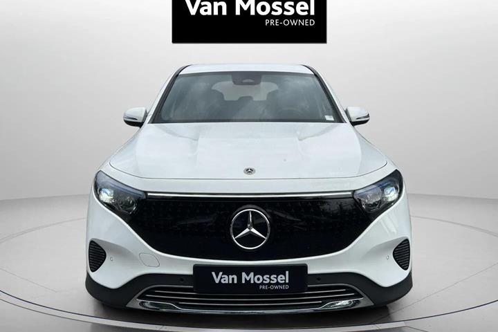 Hvid Mercedes EQB 250+ fra 2025