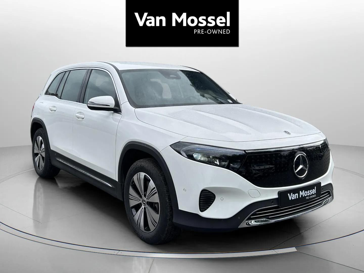 Hvid Mercedes EQB 250+ fra 2025
