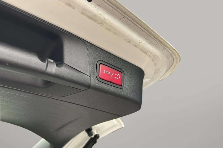 Hvid Mercedes EQB 250+ fra 2025