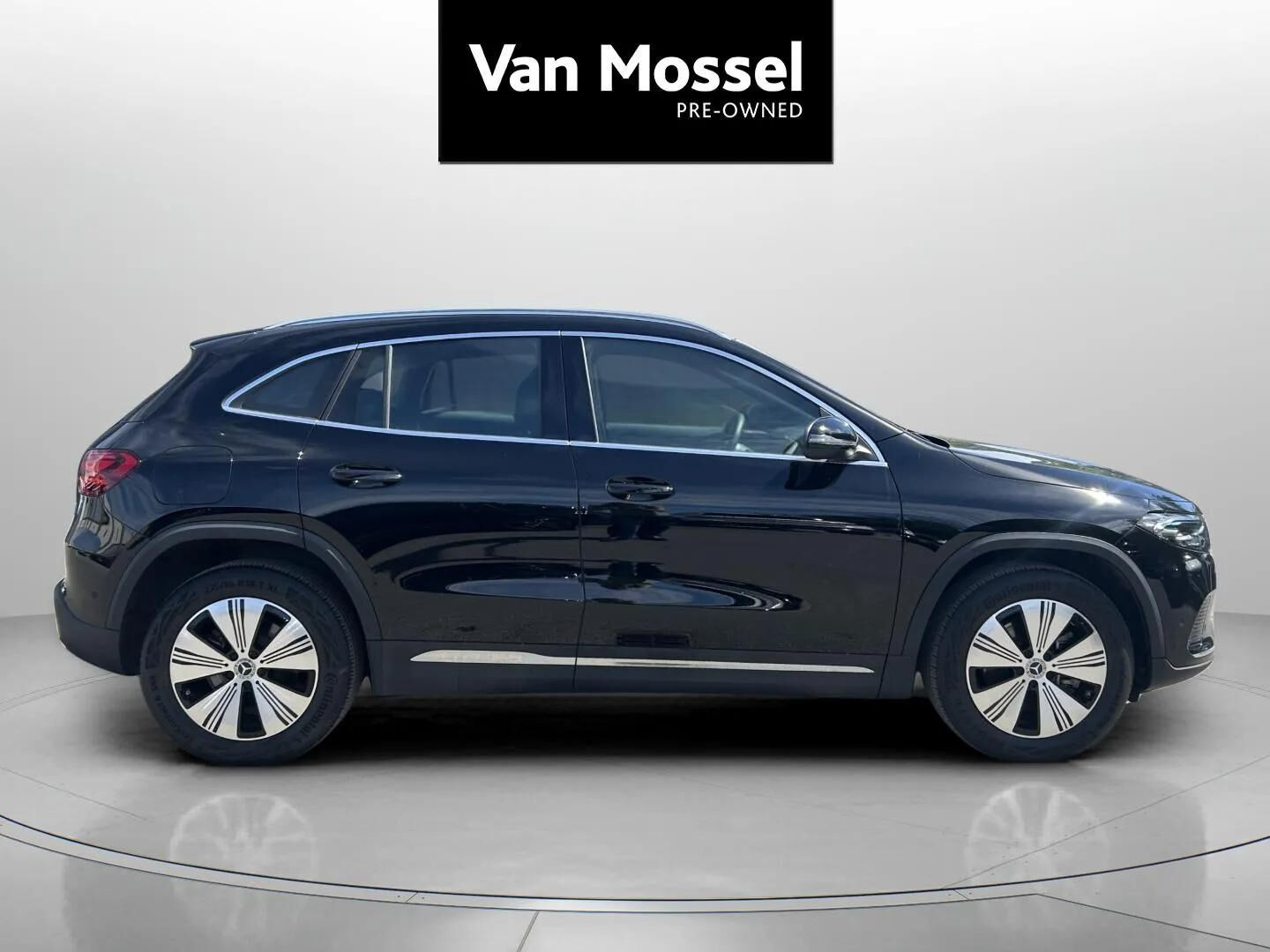 Sort Mercedes EQA 250 fra 2024