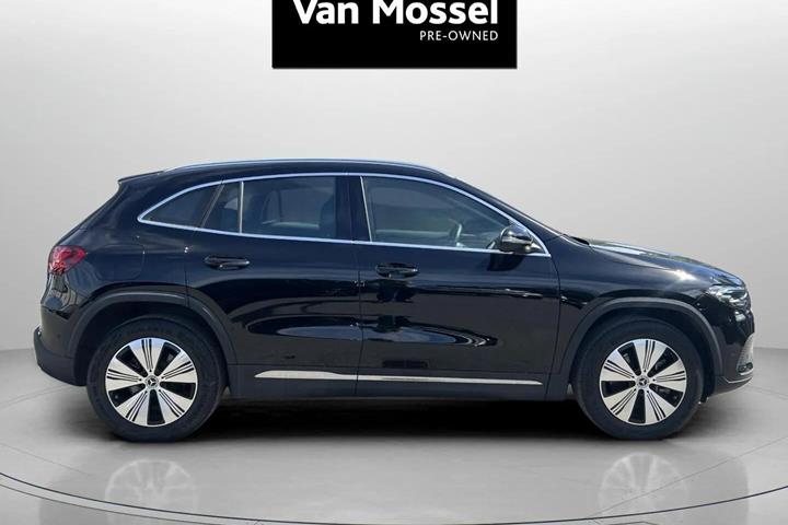 Sort Mercedes EQA 250 fra 2024