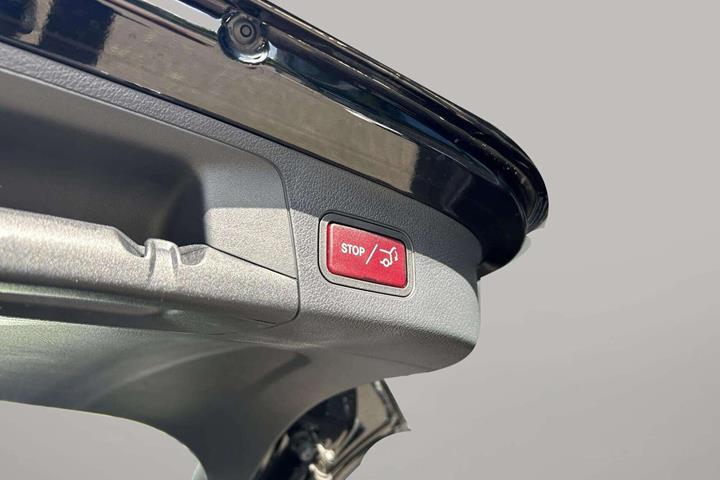 Sort Mercedes EQA 250 fra 2024