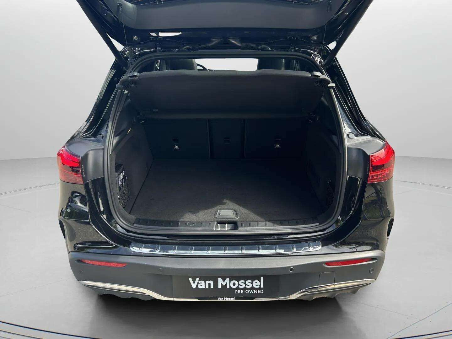 Sort Mercedes EQA250+ fra 2025