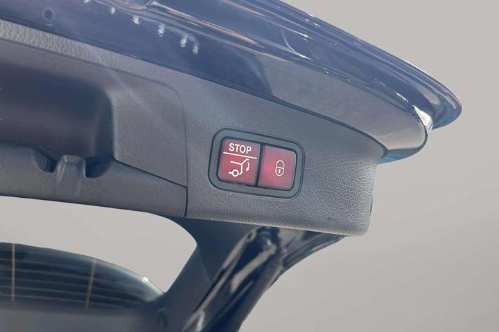 Sort Mercedes EQA250+ fra 2025