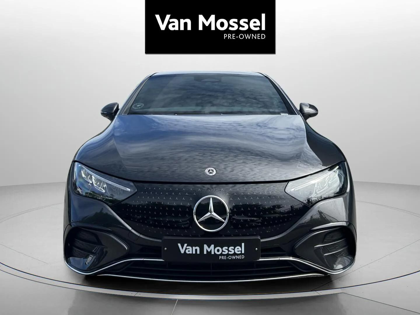 Grå Mercedes EQE 350+ fra 2025