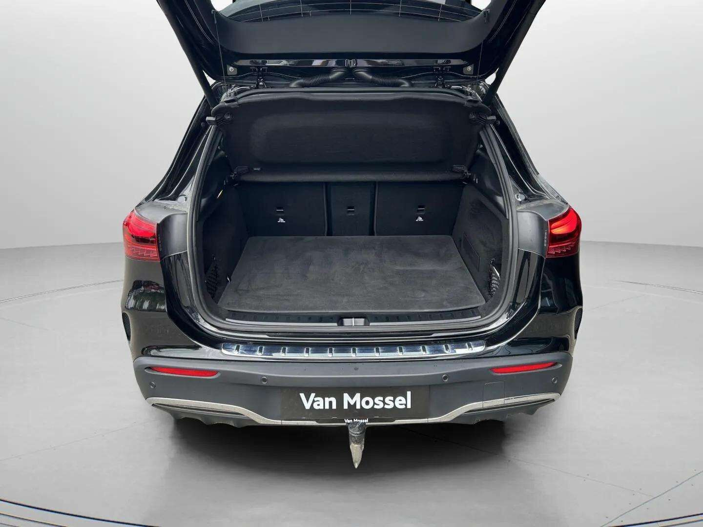 Sort Mercedes EQA 250+ fra 2025