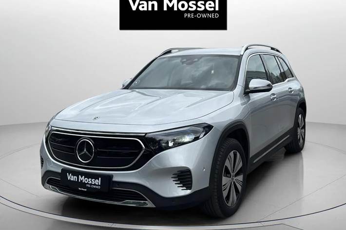 Sølv Mercedes EQB 250 fra 2023