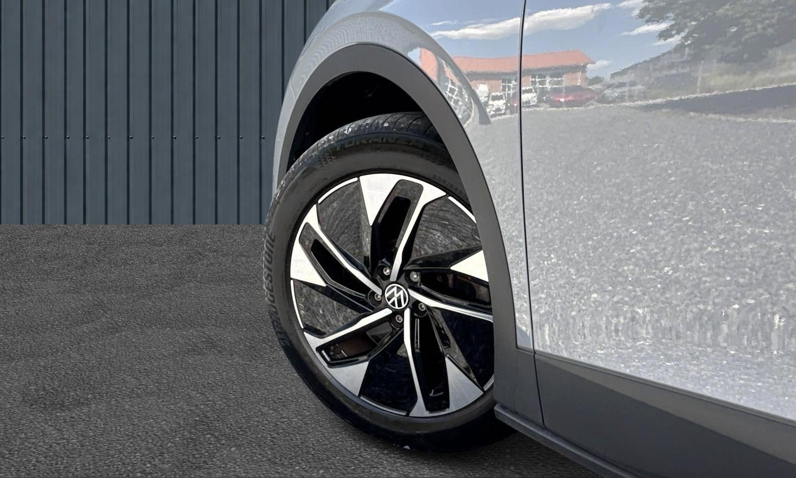 Grå VW ID.4 fra 2023