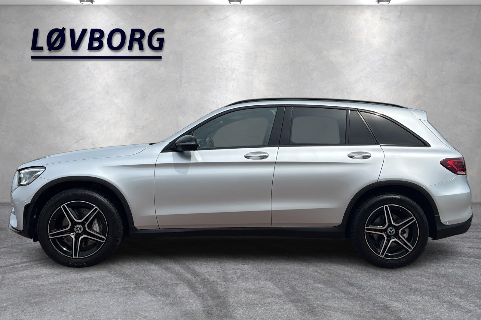 Sølv Mercedes GLC300 d fra 2019