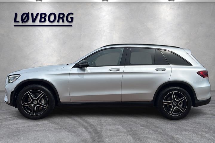 Sølv Mercedes GLC300 d fra 2019