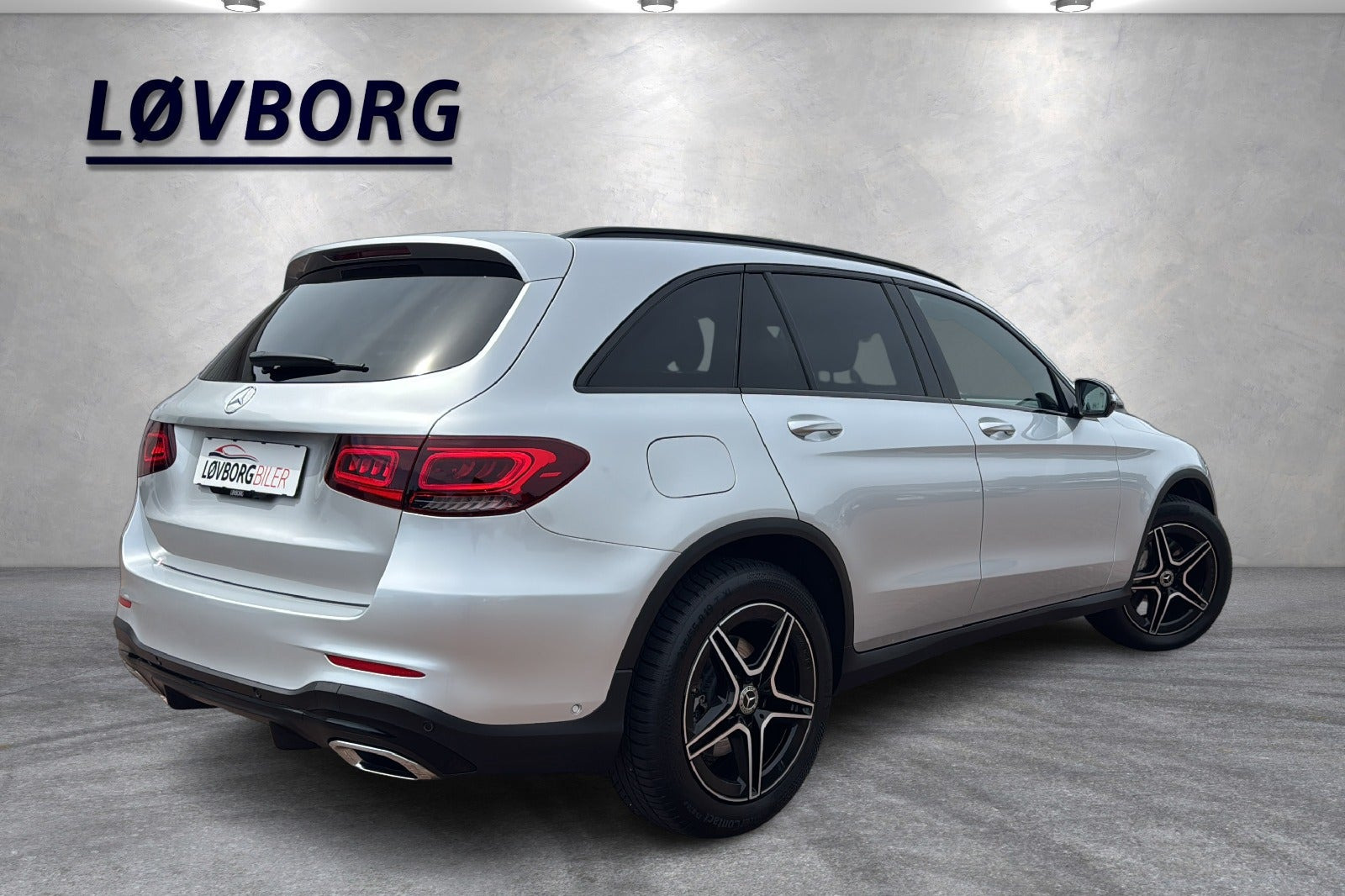 Sølv Mercedes GLC300 d fra 2019
