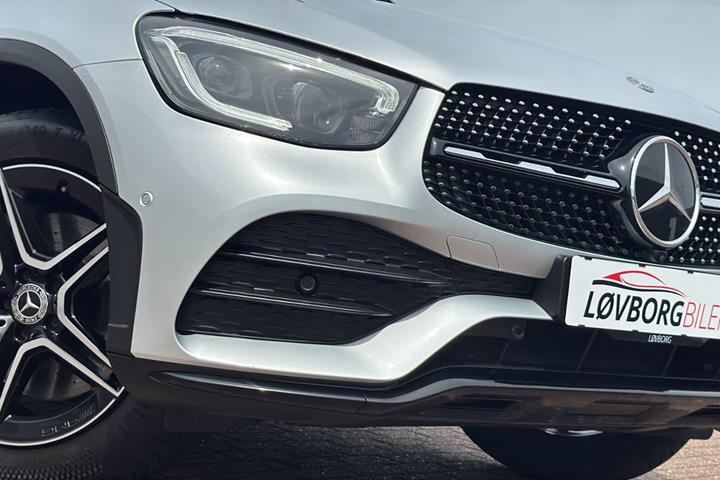 Sølv Mercedes GLC300 d fra 2019