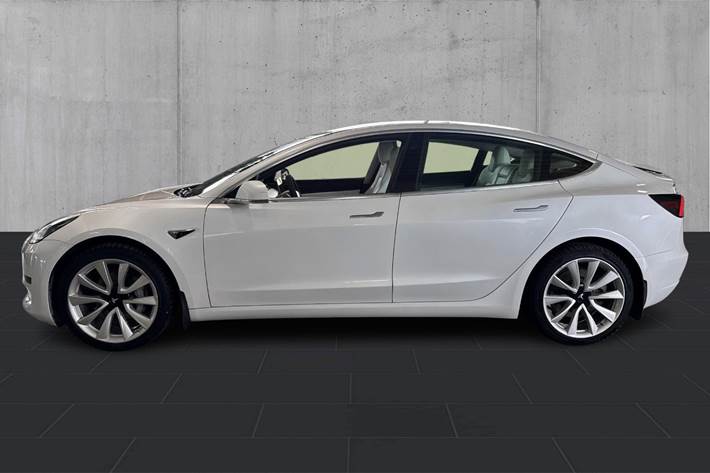 Hvid Tesla Model 3 fra 2020