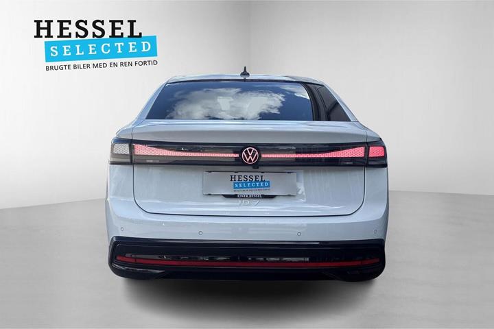 Hvid VW ID.7 fra 2025