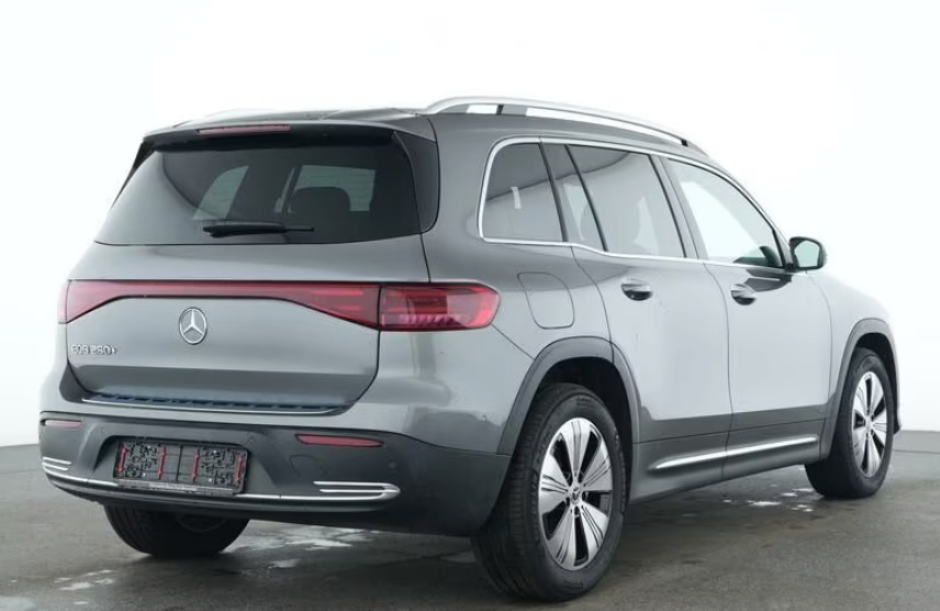 Grå Mercedes EQB250+ fra 2025