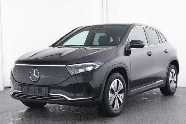 Sort Mercedes EQA250+ fra 2025 set udefra