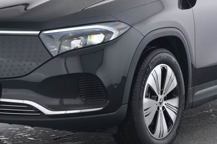 Sort Mercedes EQA250+ fra 2025