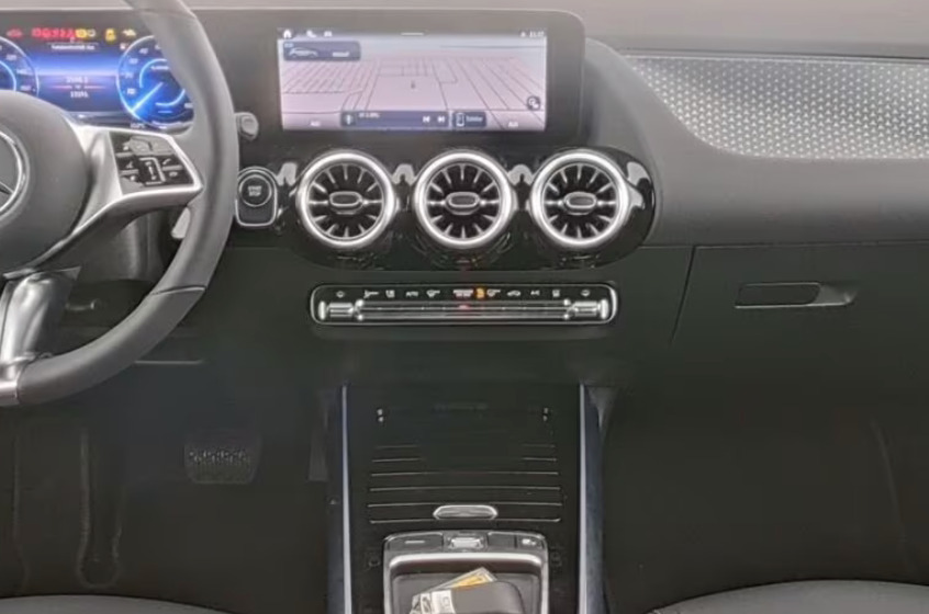 Sort Mercedes EQA250+ fra 2025