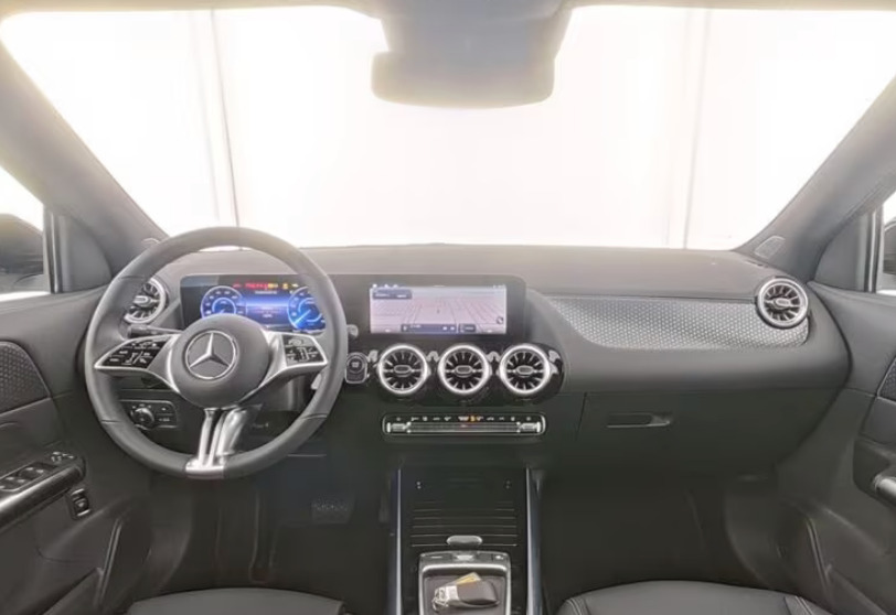 Sort Mercedes EQA250+ fra 2025