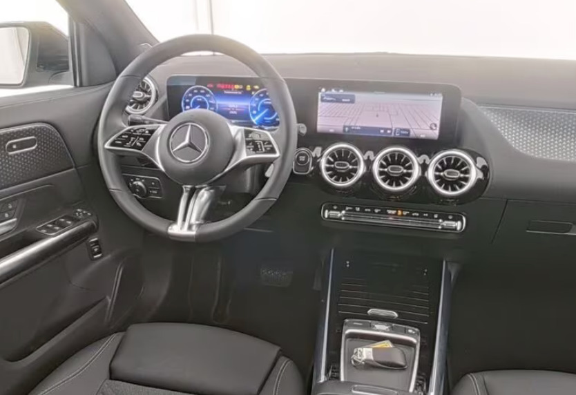 Sort Mercedes EQA250+ fra 2025