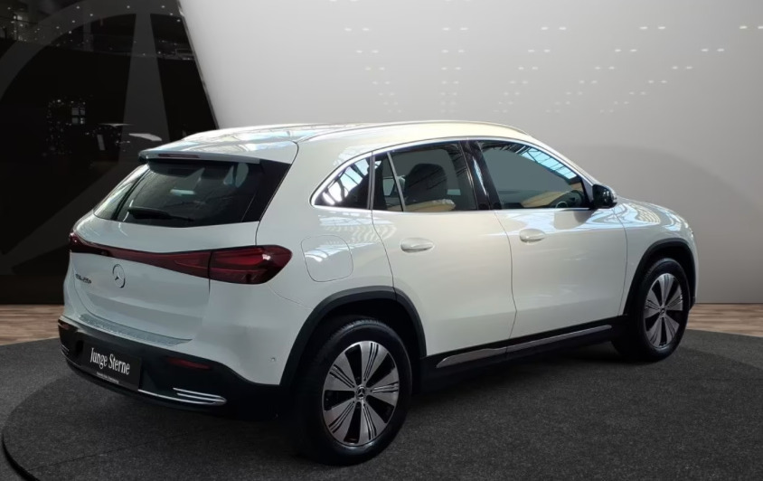 Hvid Mercedes EQA250+ fra 2025