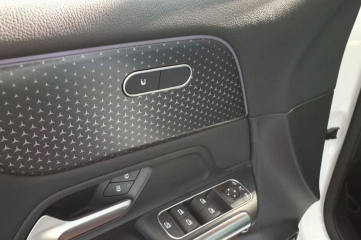Hvid Mercedes EQA250+ fra 2025