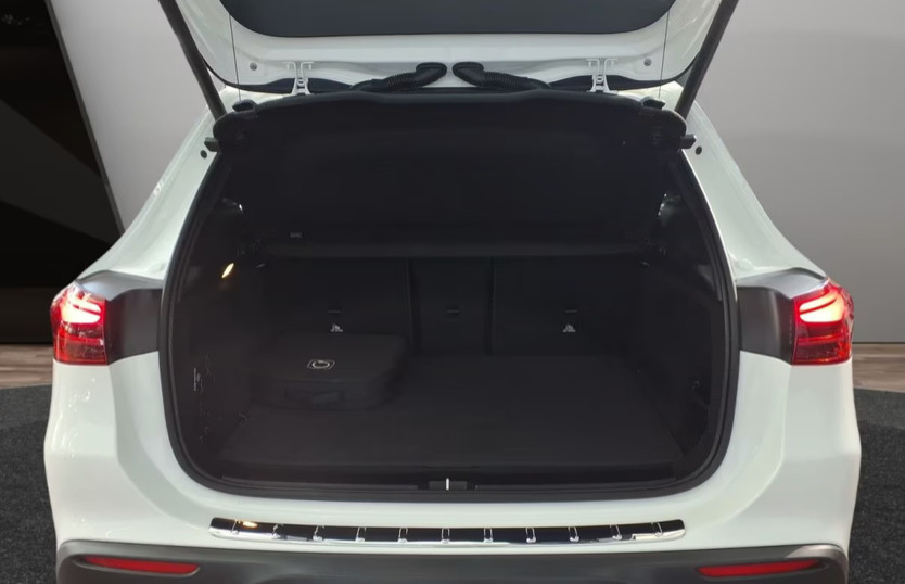 Hvid Mercedes EQA250+ fra 2025