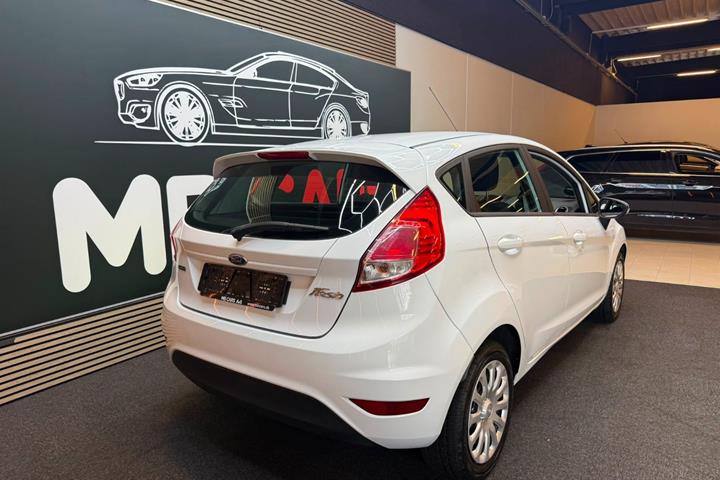 Hvid Ford Fiesta fra 2015