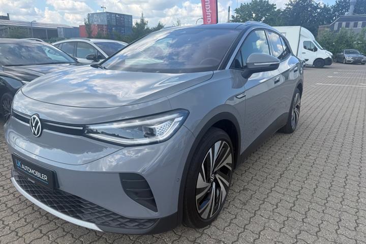Grå VW ID.4 fra 2023 set udefra