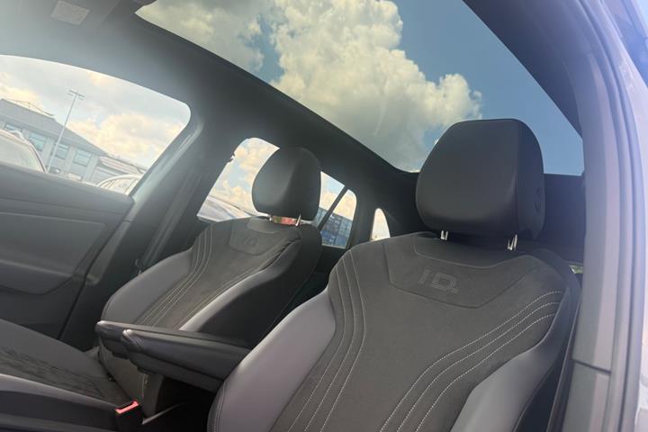 Grå VW ID.4 fra 2023