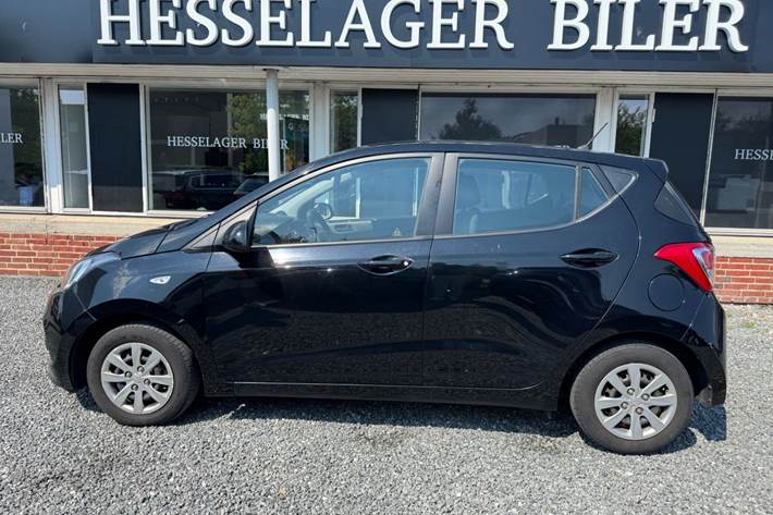 Sort Hyundai i10 fra 2016