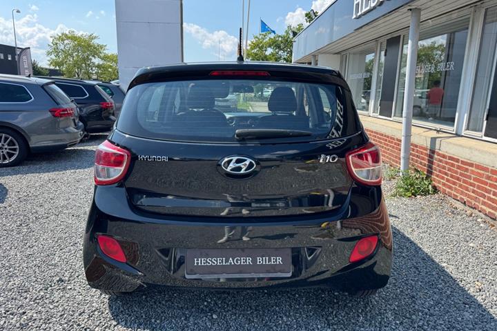 Sort Hyundai i10 fra 2016