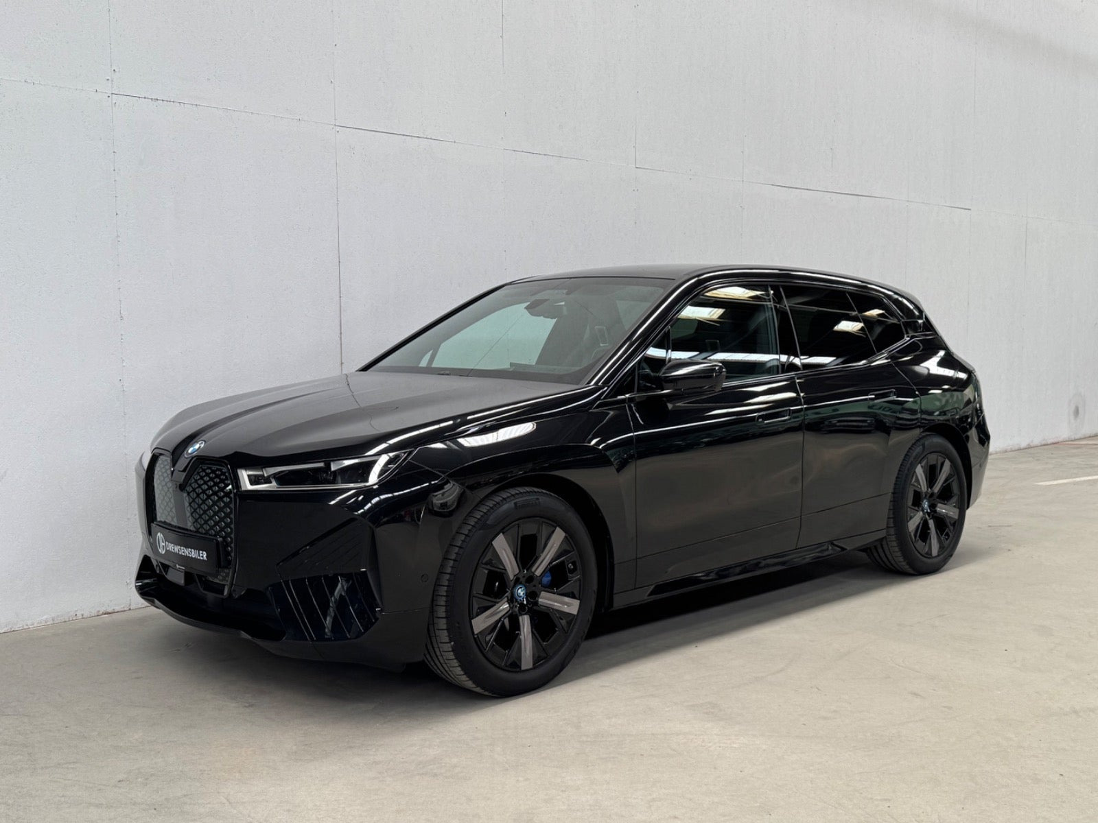 Sort BMW iX fra 2023