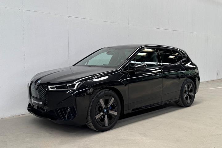 Sort BMW iX fra 2023