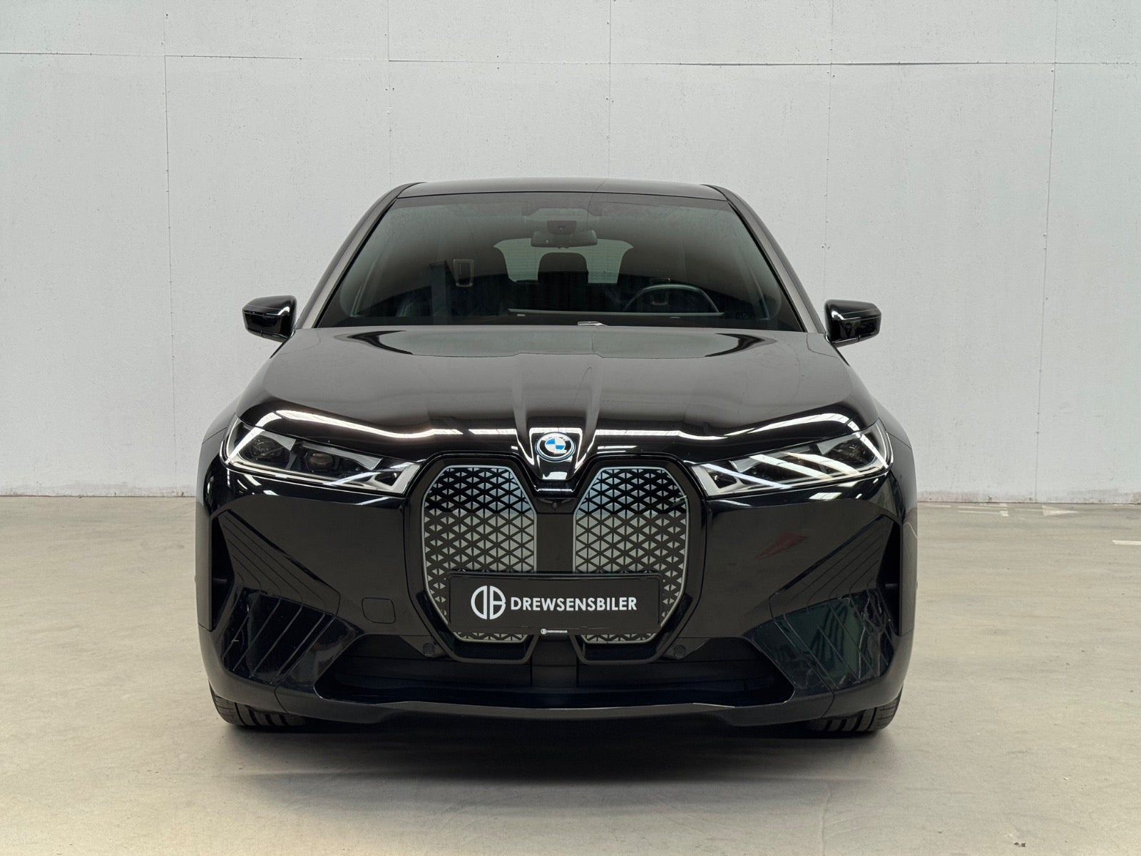 Sort BMW iX fra 2023