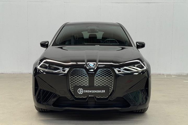 Sort BMW iX fra 2023