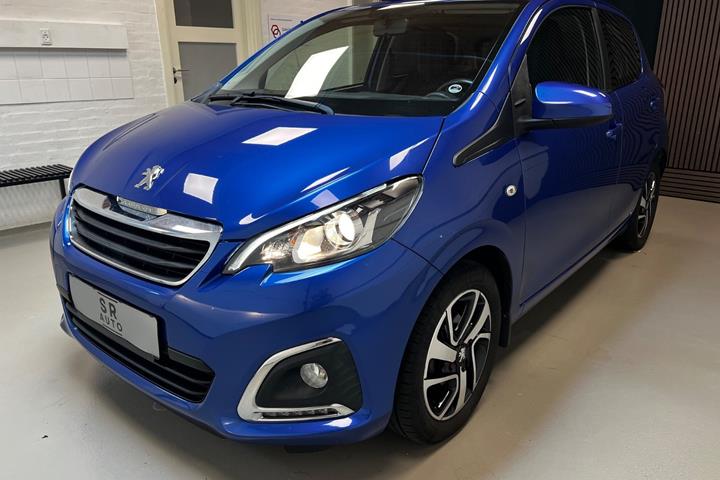 Blå Peugeot 108 fra 2020 set udefra
